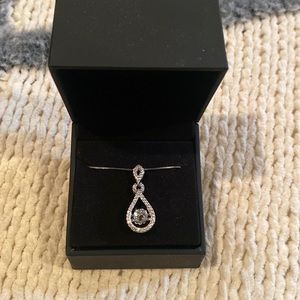 Kay teardrop necklace !